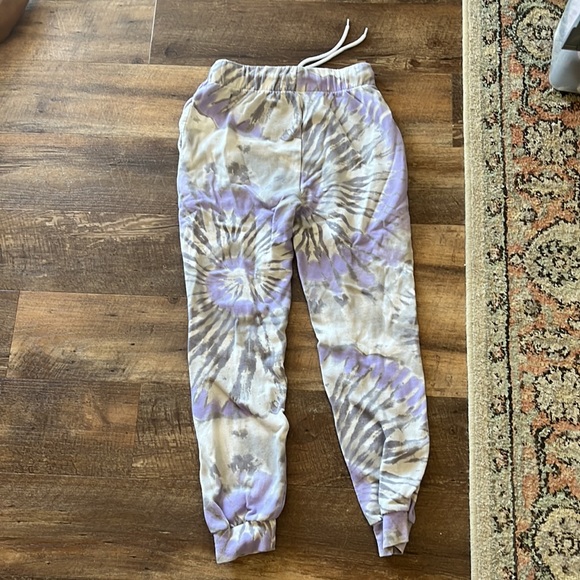 Lakers Sweatpants - Picture 2 of 2